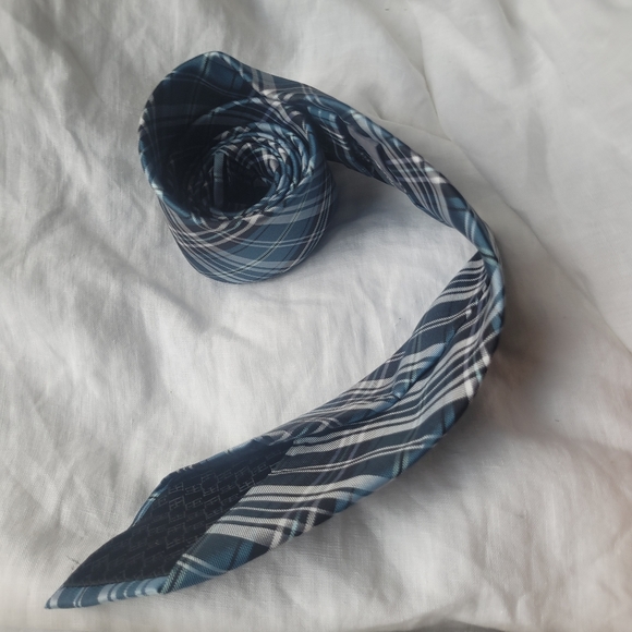 Perry Ellis Silk Tie - Picture 5 of 5